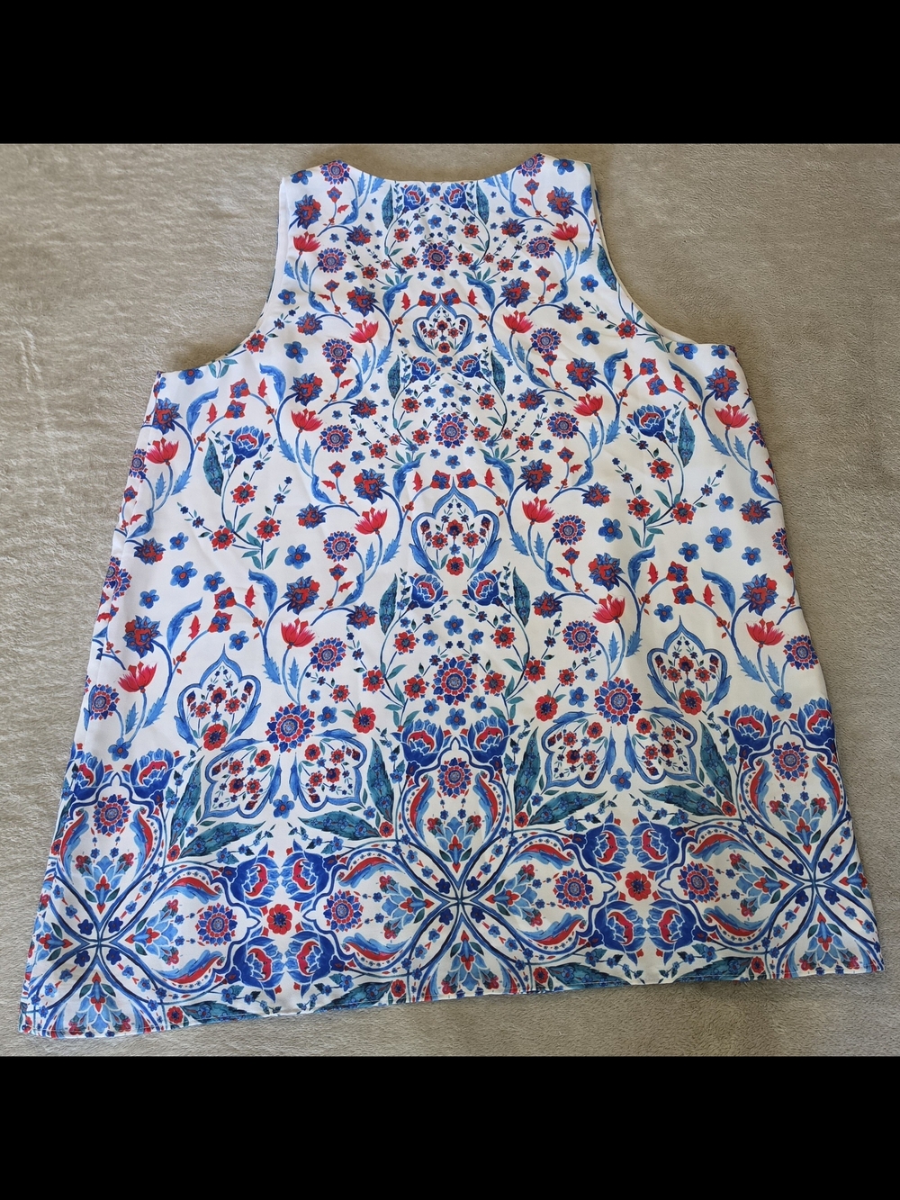 Adrienne Vittadini White Camisole with Blue & Red Floral Print Med. - Picture 4 of 6